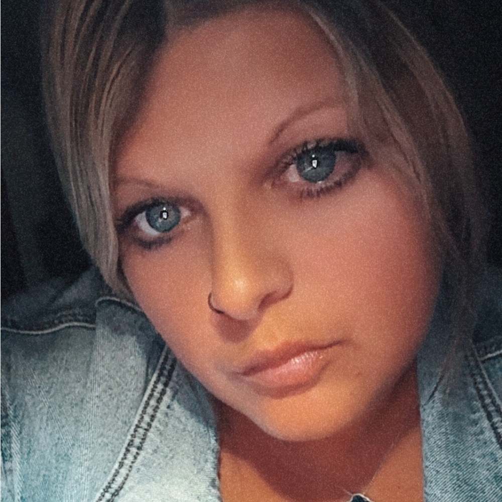 Meet your Posher, Becky